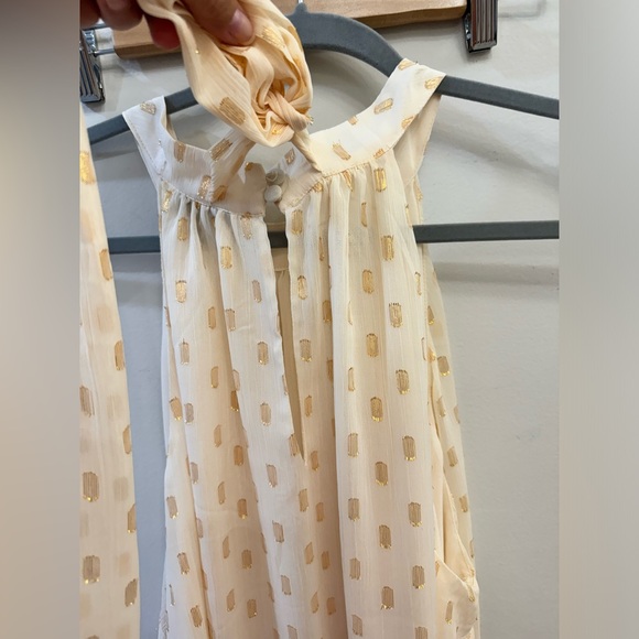 Sleeveless Torrid Shirt cream and Metallic Gold size 2 - Picture 4 of 8